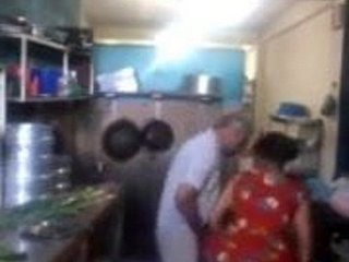 Sri Lanka Dueño de influenza tienda coger su criada