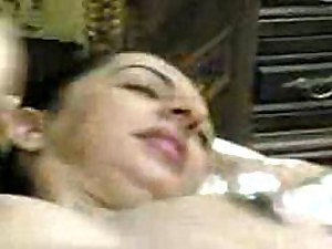 Pecaminosa Árabe consigue su afeitado coño jodido por una gran polla - Non-professional Porn